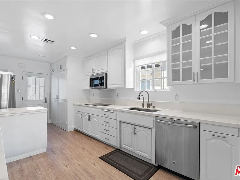 2809 S Canfield Ave — Photo 14