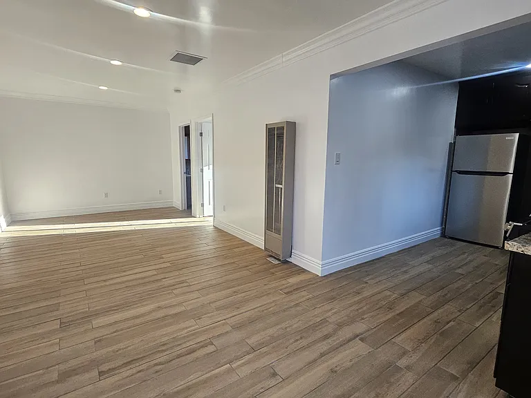 1117 S Chester Ave #1119 — Photo 2