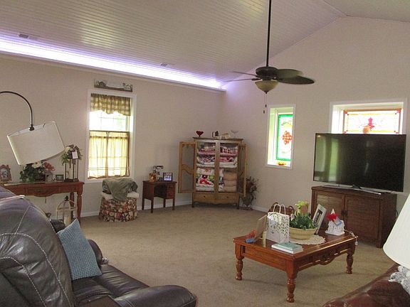 4th image of 144 Dickerson Ln