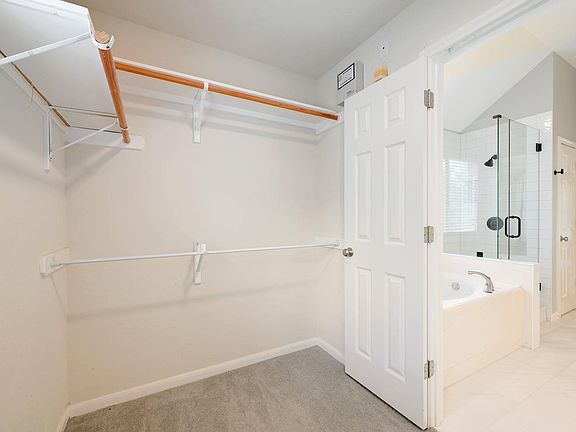 5th image of 12917 Majestic Oaks Dr