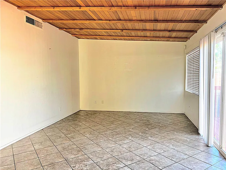 815 W Avenue H7 — Photo 19
