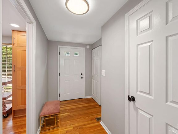 5th image of 10831 Lakehurst Ct