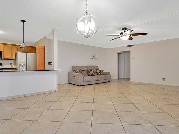 2nd image of 3586 La Playas Ct APT B-1