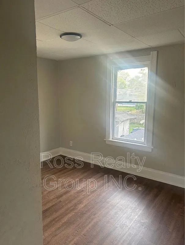 2 bed, 1.0 bath, 1000 sqft, $800 — Photo 3