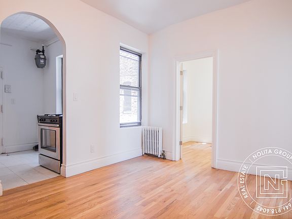 2nd image of 13 Allen St APT 3