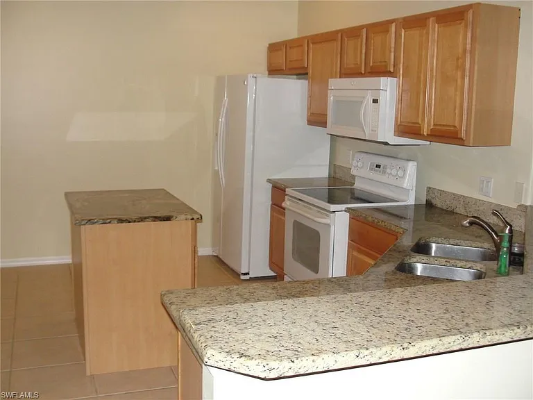 1295 Henley St #1204 — Photo 5