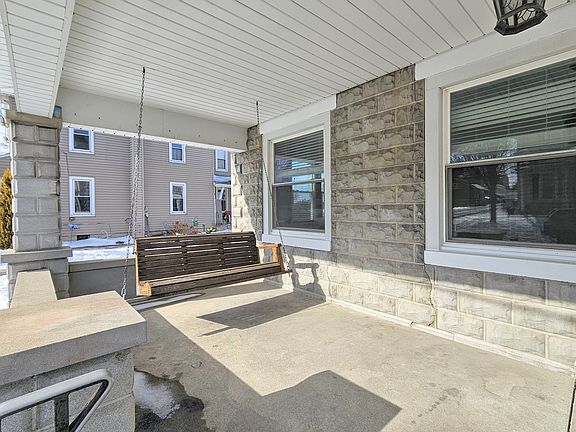 3rd image of 109 S Park St