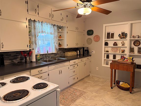 3rd image of 1634 Sandefer St