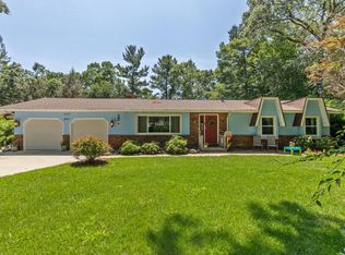 831 W Fennwood Cir, Muskegon, MI 49445