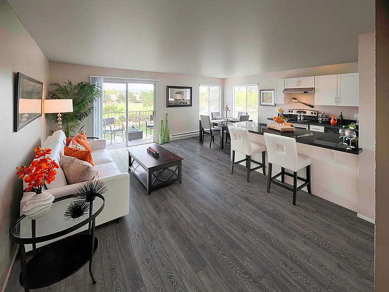 Mariners West Apartments — Photo 5