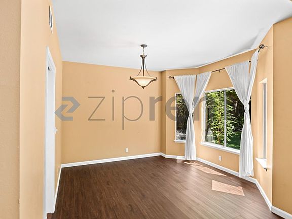 5th image of 115 Gardner Pl