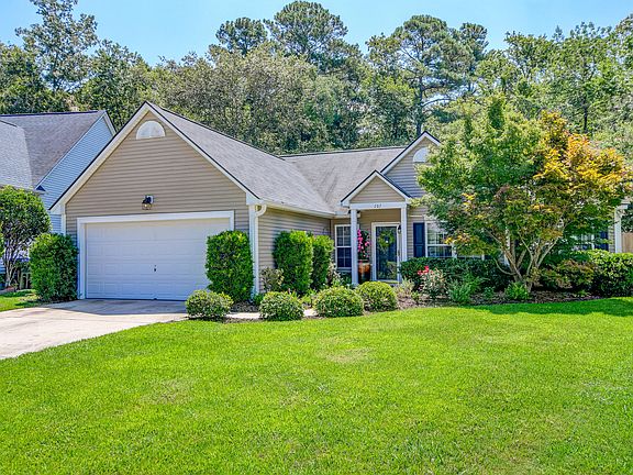 5th image of 207 Ashford Cir