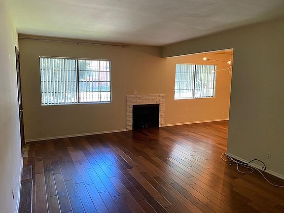 2nd image of 10479 Riverside Dr #10479