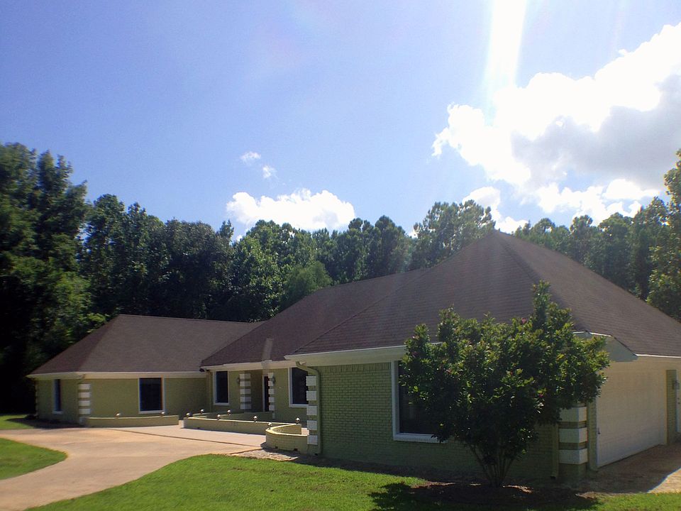 2nd image of 721 Woodland Trace Ln