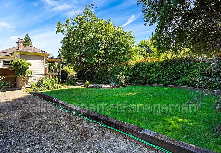 2185 Trade St SE — Photo 20