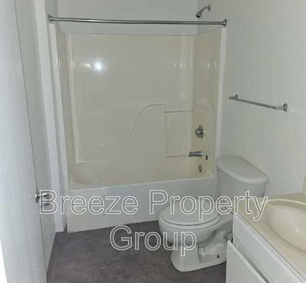 332 14th St #303 — Photo 7