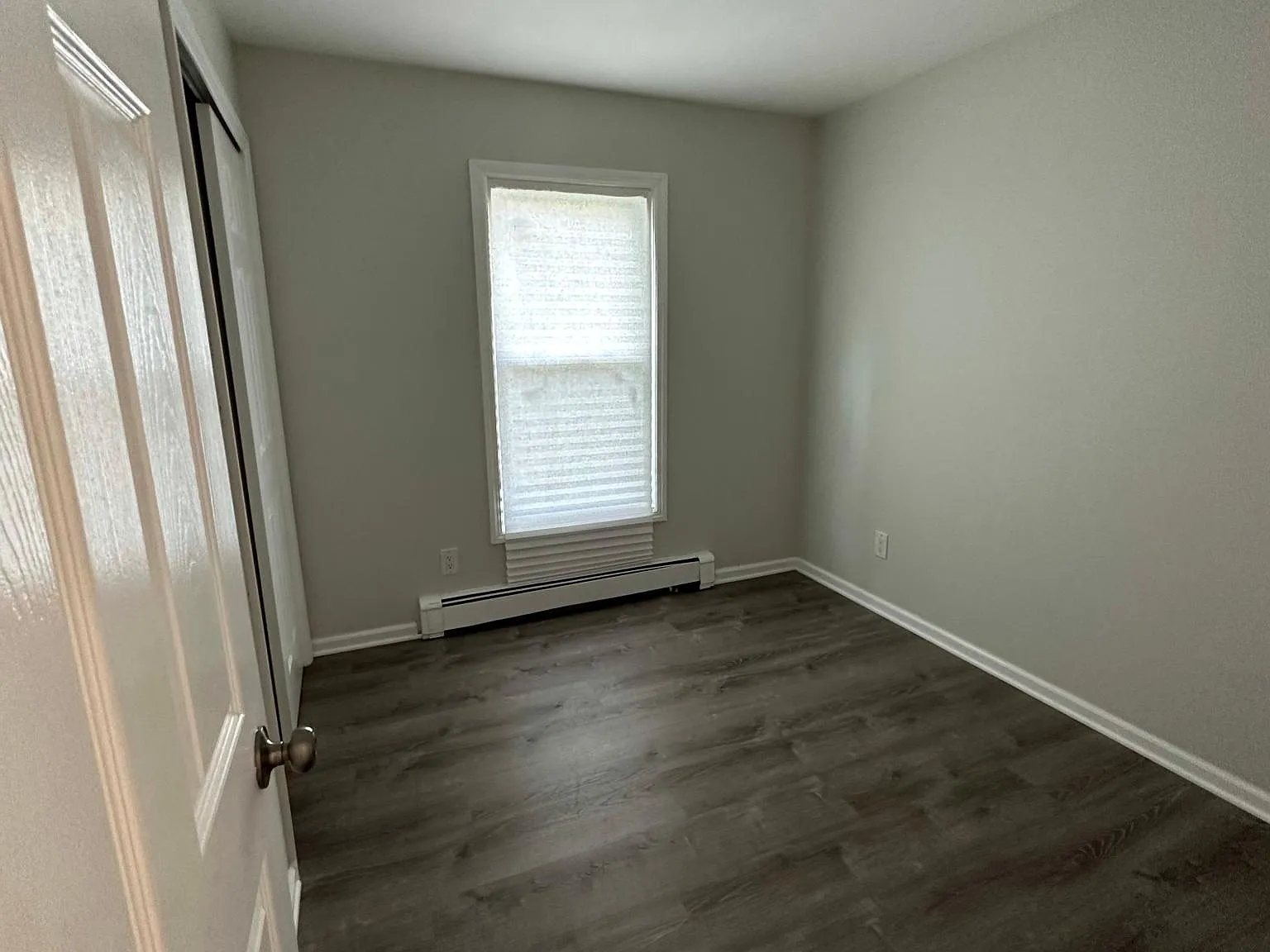 3 bed, 1.5 bath, 1100 sqft, $3,000 — Photo 3