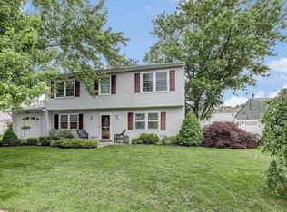 15 Juniper Pl, Howell, NJ 07731