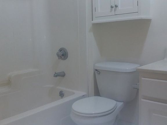 3rd image of 341 Communipaw Ave