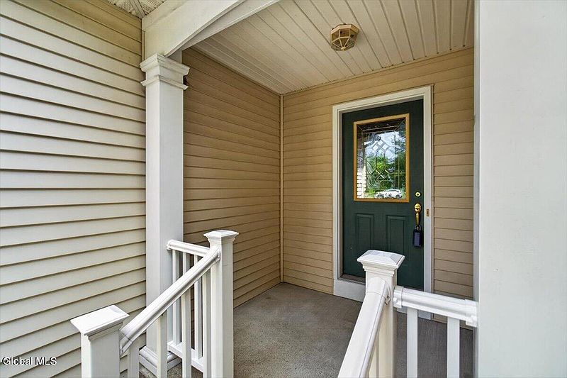 3rd image of 30 Mayfield Drive