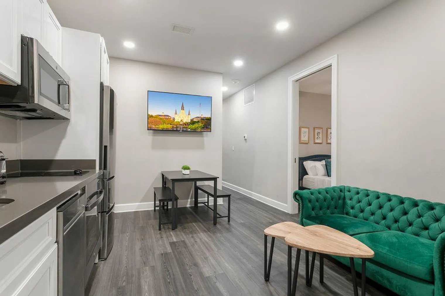 3 bed, 3.0 bath, 505 sqft, $10,566 — Photo 1