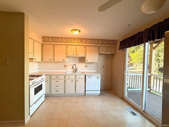 2nd image of 908 N 21st St APT 3
