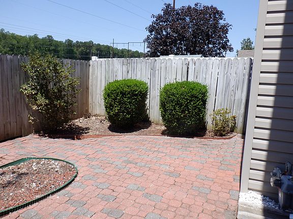 3rd image of 103 Monarch Glade