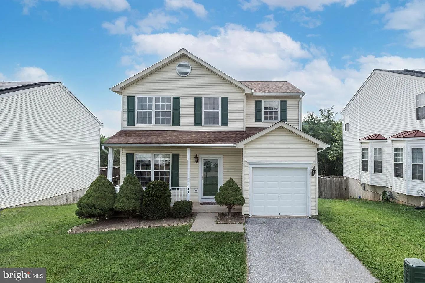 255 Montpelier Ct photo 1