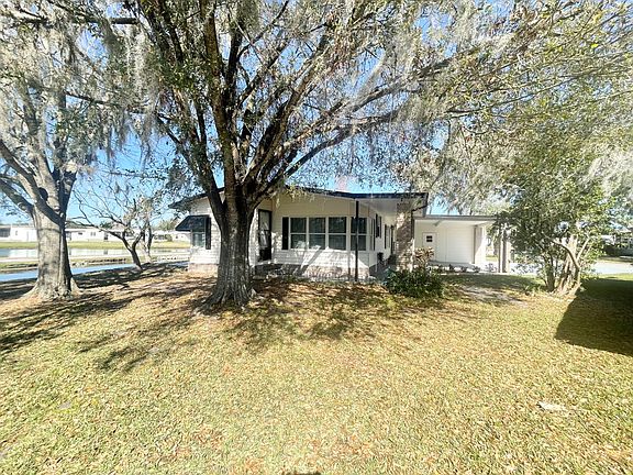 2nd image of 485 Lake Cir