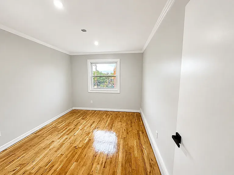 43-19 31st Ave #2B — Photo 2
