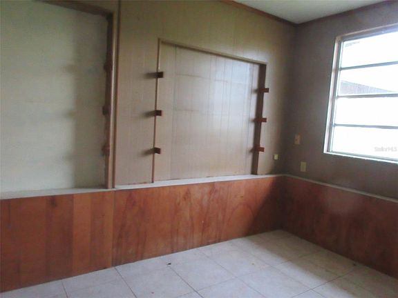 4th image of 11639 HUGGINS STREET