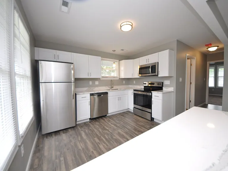 502 S Linn Ave — Photo 1