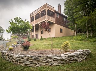 204 E Shamrock Ln, Banner Elk, NC 28604