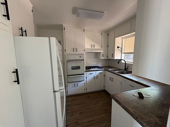 4th image of 607 NW 11th St