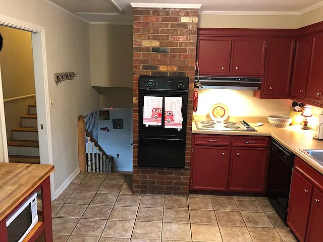 1403 Short Ave — Photo 6