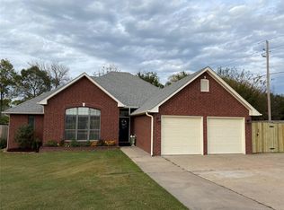 1214 Pinehurst Ct, Fort Gibson, OK 74434