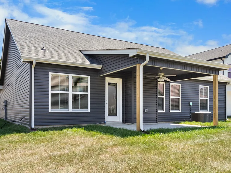 1402 Dan Brown Dr — Photo 33