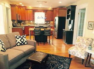 330 Saint Dunstans Rd, Baltimore, MD 21212