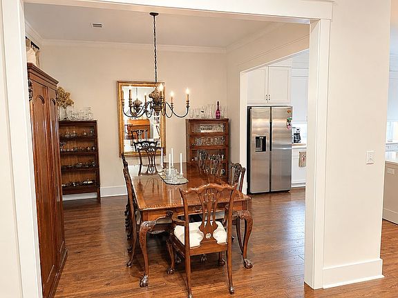 Formal dining room 