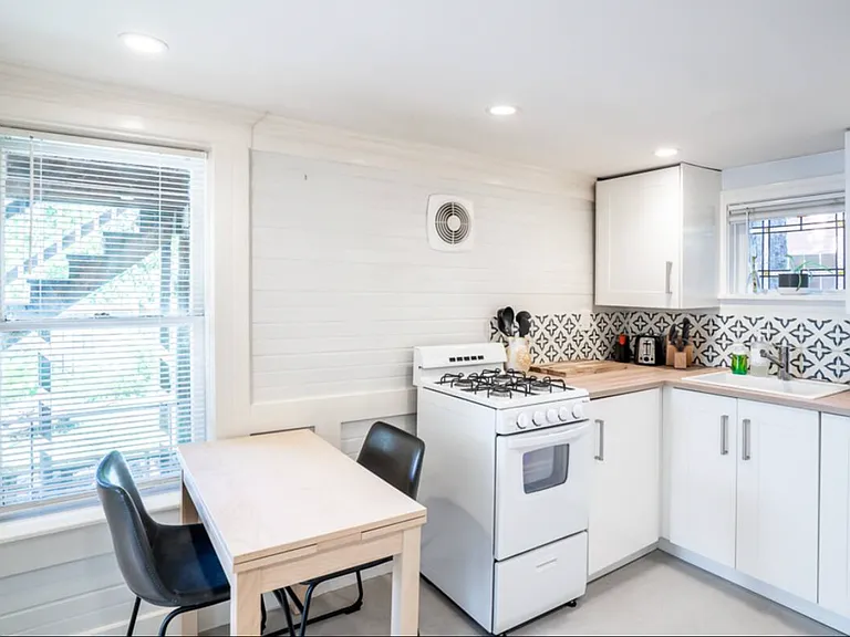2325 SE Taylor St #5 — Photo 6