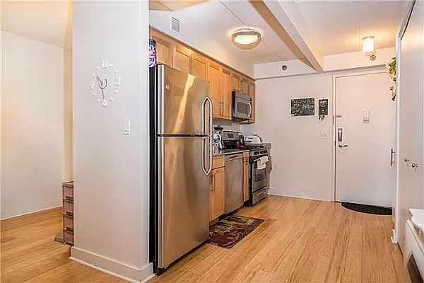 1st image of 516 W 47th St APT N3j