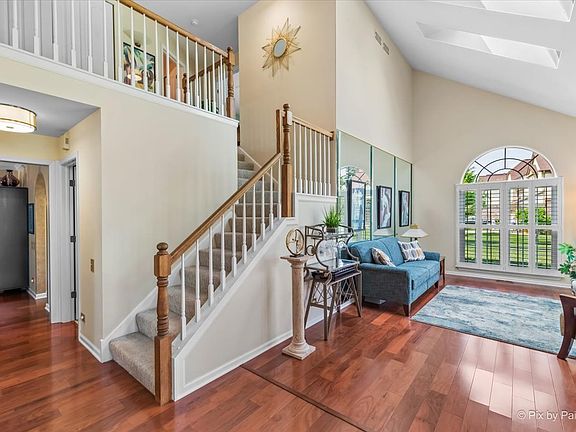 3rd image of 138 Alsace Ct