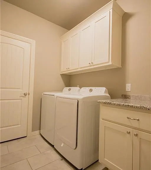 301 Cisterna Dr — Photo 17