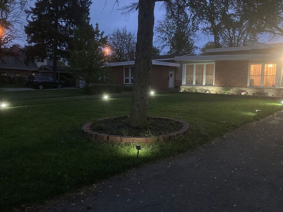 2nd image of 814 Leamington Ave