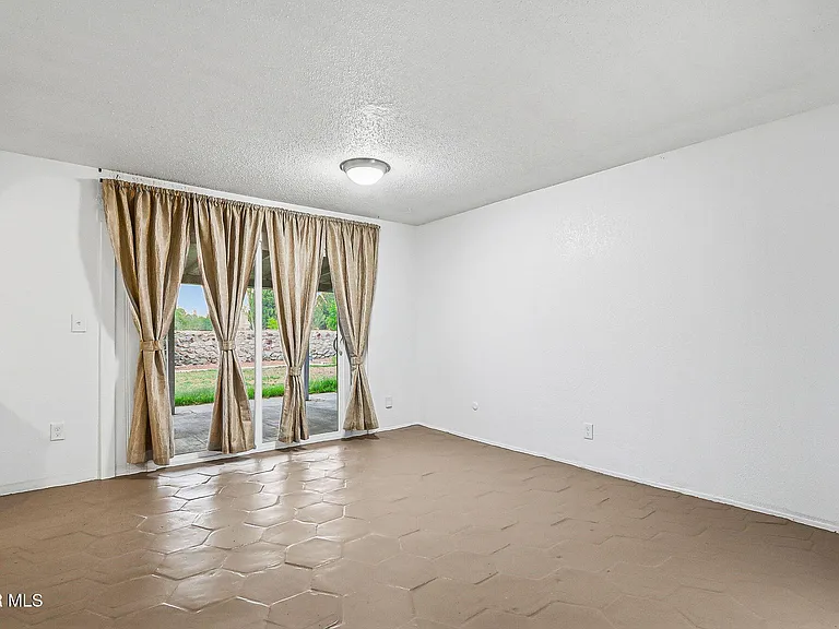 4609 Skylark Way — Photo 10