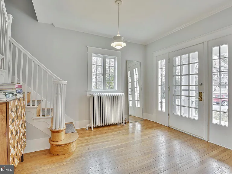 3515 Bradley Ln — Photo 4