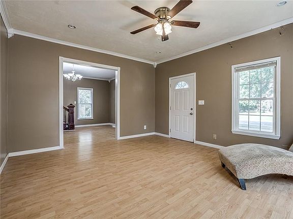 3rd image of 602 S Park Ave