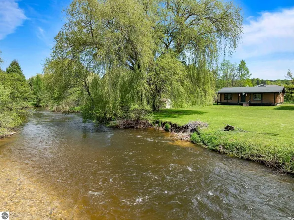 2028 Boardman Plains Rd, Traverse City, MI 49696