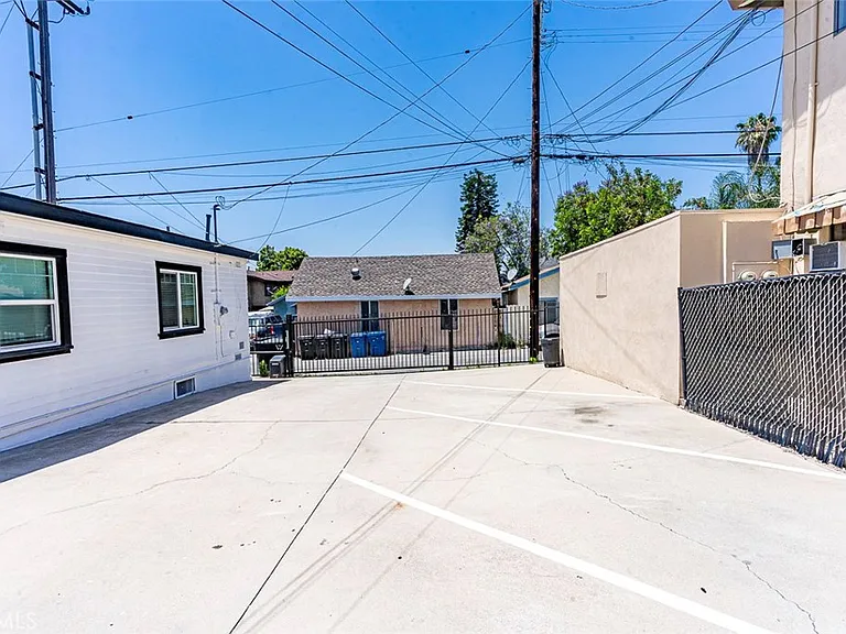 6741 S Newlin Ave — Photo 7