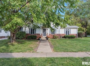 1104 N Macarthur Blvd, Springfield, IL 62702